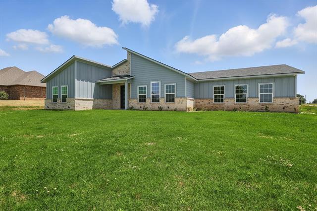 732 County Rd 3424 in Bridgeport, TX - Building Photo