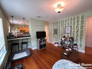 171 Walnut St, Unit 5 in Somerville, MA - Building Photo - Building Photo