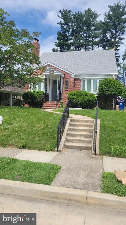 3104 Bonnie Rd in Pikesville, MD - Building Photo