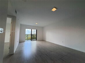 1801 SW 32nd Ave in Miami, FL - Building Photo - Building Photo