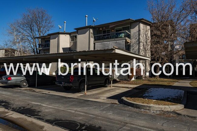 property at 5761 S Waterbury Cir