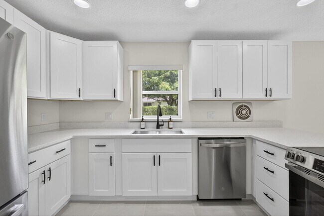 property at 1135 Staghorn St