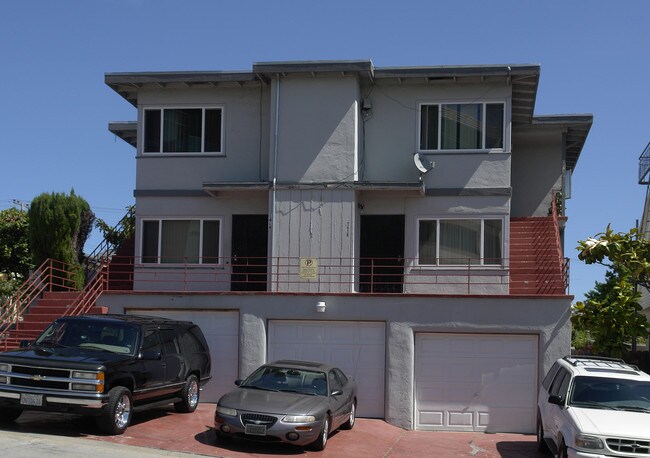 1412-1418 E 31st St in Oakland, CA - Foto de edificio - Building Photo