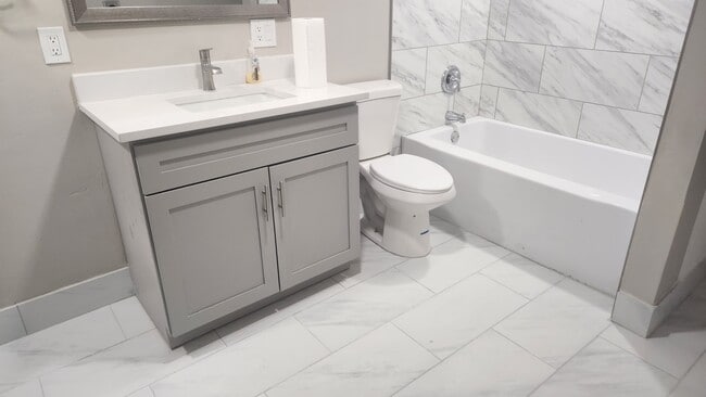 920 W 600 N, Unit Basement Unit in Salt Lake City, UT - Building Photo - Building Photo