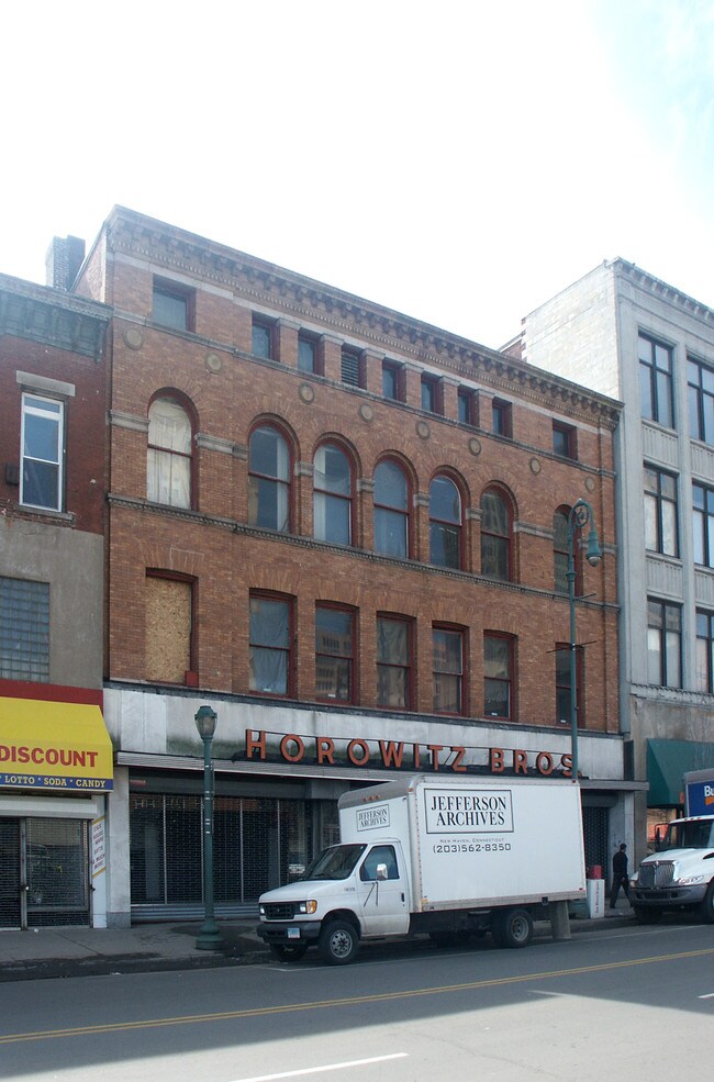 760 Chapel St in New Haven, CT - Foto de edificio - Building Photo