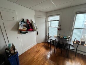 65 Cedar St, Unit 3R in Somerville, MA - Building Photo - Building Photo