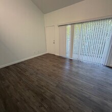 800 N June St, Unit #5 in Los Angeles, CA - Foto de edificio - Building Photo