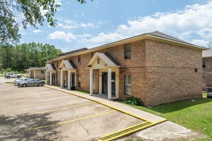 Shenandoah Townhomes in Hattiesburg, MS - Building Photo