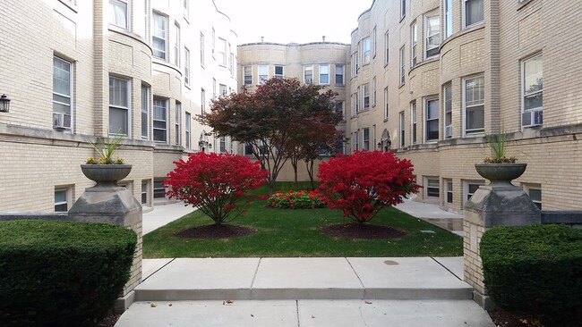 property at 4535 N Hamilton Ave