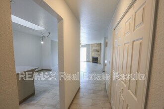 3704 W Cedar St in Rogers, AR - Building Photo - Building Photo