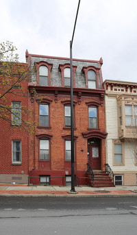 381 Madison Ave in Albany, NY - Foto de edificio - Building Photo