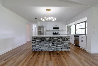 2381 SE Aneci St in Port St. Lucie, FL - Building Photo - Building Photo