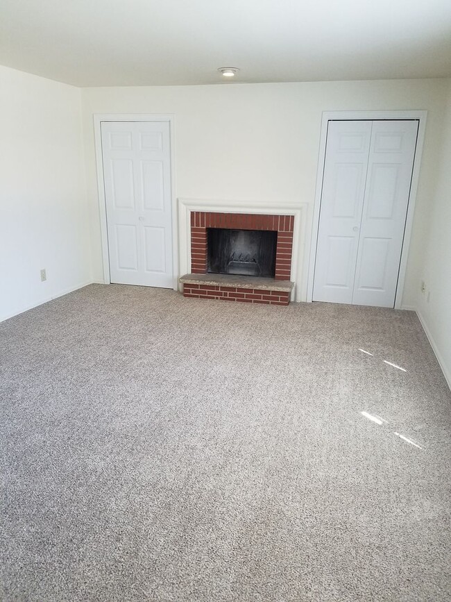 2721 Bowen St in Oshkosh, WI - Building Photo - Building Photo