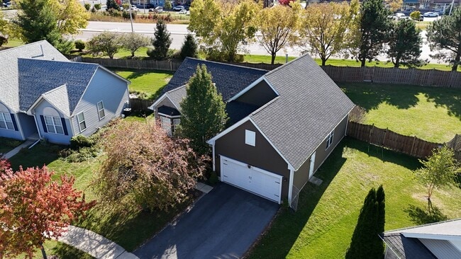 property at 2904 Arbor Ln