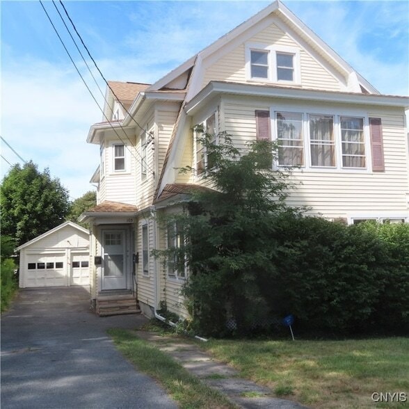 property at 105 Twin Hills Dr
