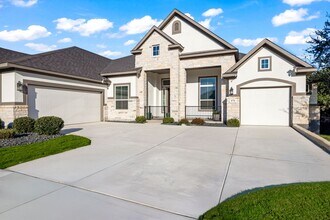 571 Englewood Ln in Castroville, TX - Building Photo - Building Photo