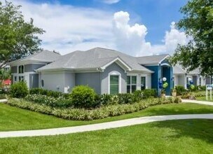 901 Farm to Market 517 Rd W in Dickinson, TX - Building Photo - Building Photo