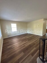7034 Fairmont Rd in Columbia, SC - Foto de edificio - Building Photo