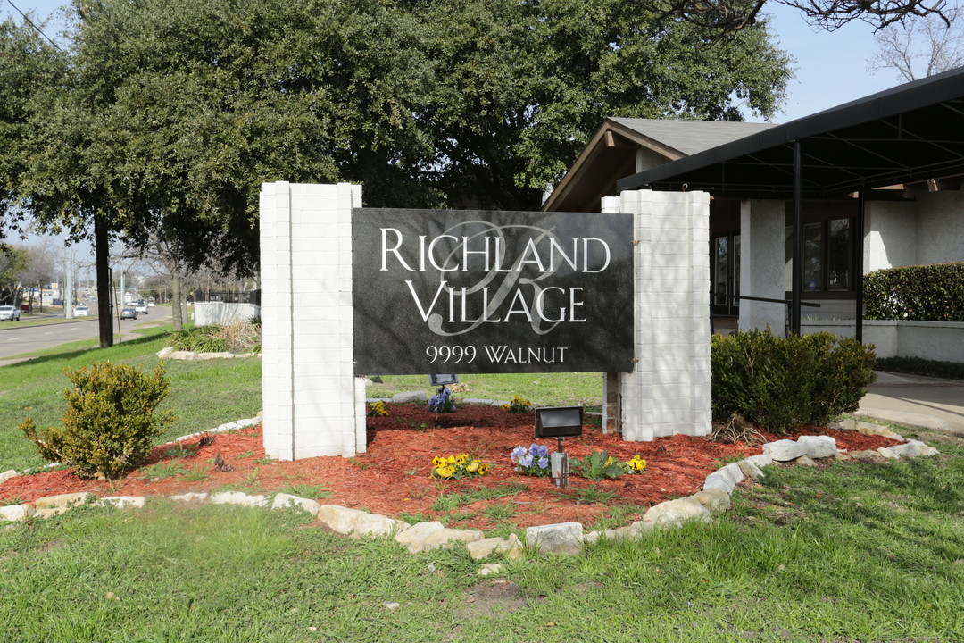 Richland Village Apartments in Dallas, TX - Building Photo