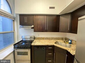 242 S 13th St in Philadelphia, PA - Building Photo - Building Photo