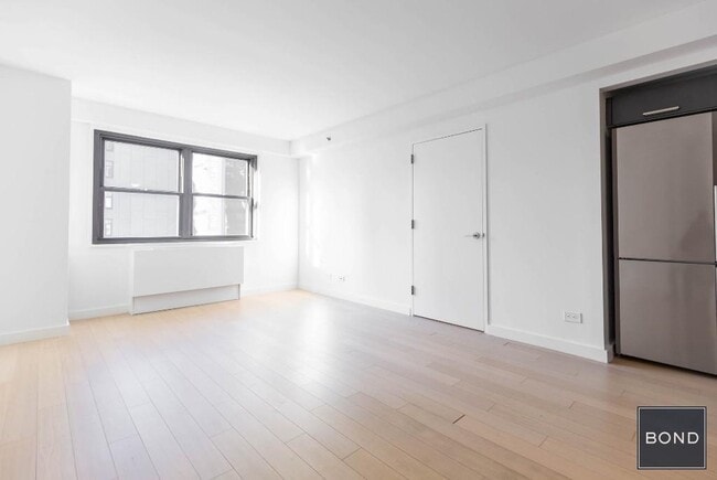 property at 222 E 39th St