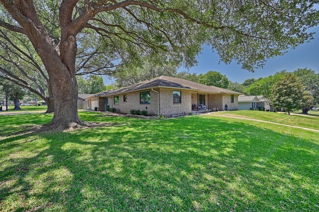 1600 Pecan St in Brenham, TX - Building Photo - Building Photo