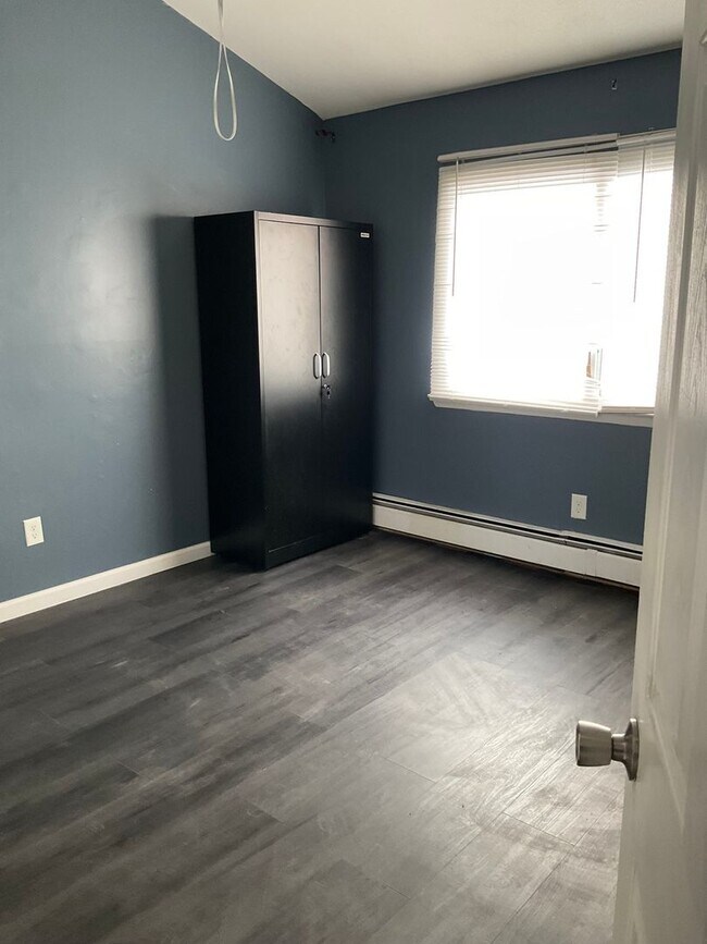 1548 Islip Ave in Brentwood, NY - Building Photo - Building Photo