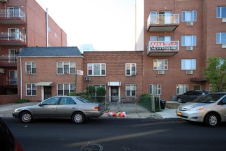 132-24 Pople Ave in Flushing, NY - Building Photo - Building Photo