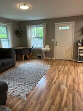 2344 Northlake Way NW in Bremerton, WA - Building Photo - Building Photo