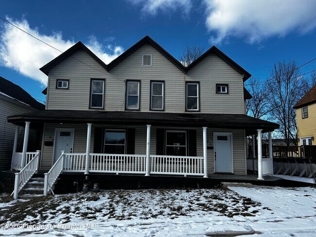 23 Richmond St in Carbondale, PA - Building Photo - Building Photo