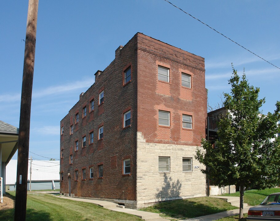 1615 Highland St in Columbus, OH - Foto de edificio