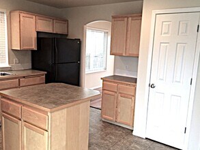 16646 Rainier View Dr SE in Yelm, WA - Building Photo - Building Photo
