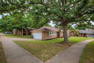 5917 Kesler Dr in Arlington, TX - Building Photo - Building Photo