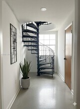 992 E 18th St in Hialeah, FL - Foto de edificio - Building Photo