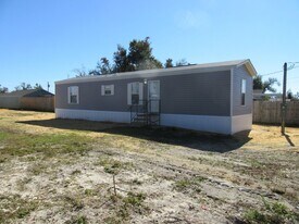 7026 Letohatchee St in Callaway, FL - Building Photo