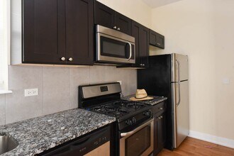 4748 N Kenneth Ave, Unit 2 in Chicago, IL - Building Photo - Building Photo