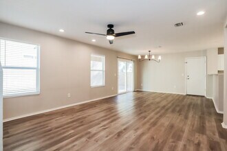 2755 N Saramano Ln in Tucson, AZ - Building Photo - Building Photo