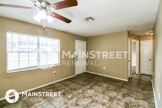 11119 Mayflower Rd in Spring Hill, FL - Building Photo - Building Photo