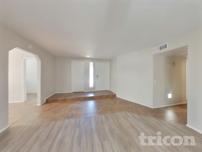 570 W Myrna Ln in Chandler, AZ - Building Photo - Building Photo