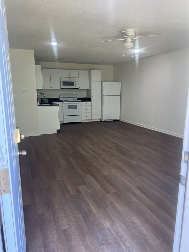 property at 219 W Culton St