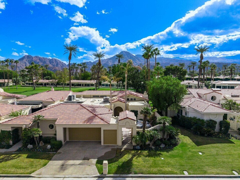 75405 Riviera Dr in Indian Wells, CA - Foto de edificio