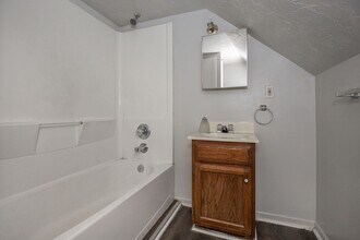 3333 Desota Ave in Cleveland Heights, OH - Building Photo - Building Photo