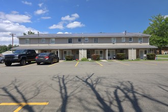 Forest Park Apartments in Uniontown, PA - Foto de edificio - Building Photo