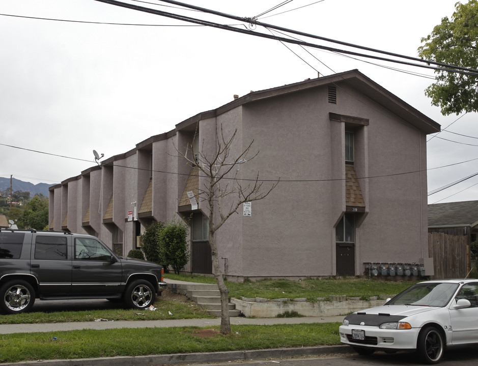 209 S Voluntario St in Santa Barbara, CA - Building Photo