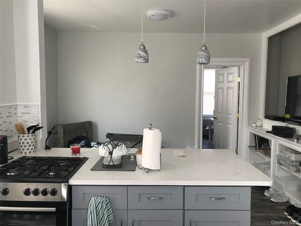 50 S Main St in Pearl River, NY - Building Photo