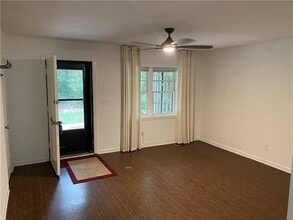 3095 Colonial Way in Chamblee, GA - Building Photo - Building Photo