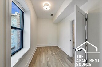 2553 W Hirsch St in Chicago, IL - Building Photo - Building Photo