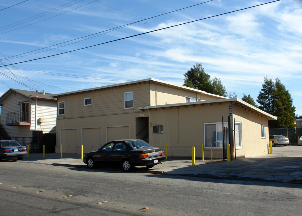 146-156 Marina Way in Richmond, CA - Building Photo