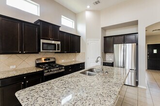 8422 Buckhorn Parke in San Antonio, TX - Building Photo - Building Photo