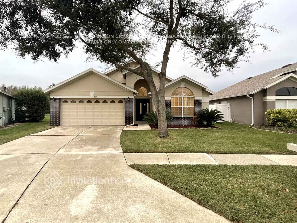 1825 Leybourne Loop in Wesley Chapel, FL - Foto de edificio